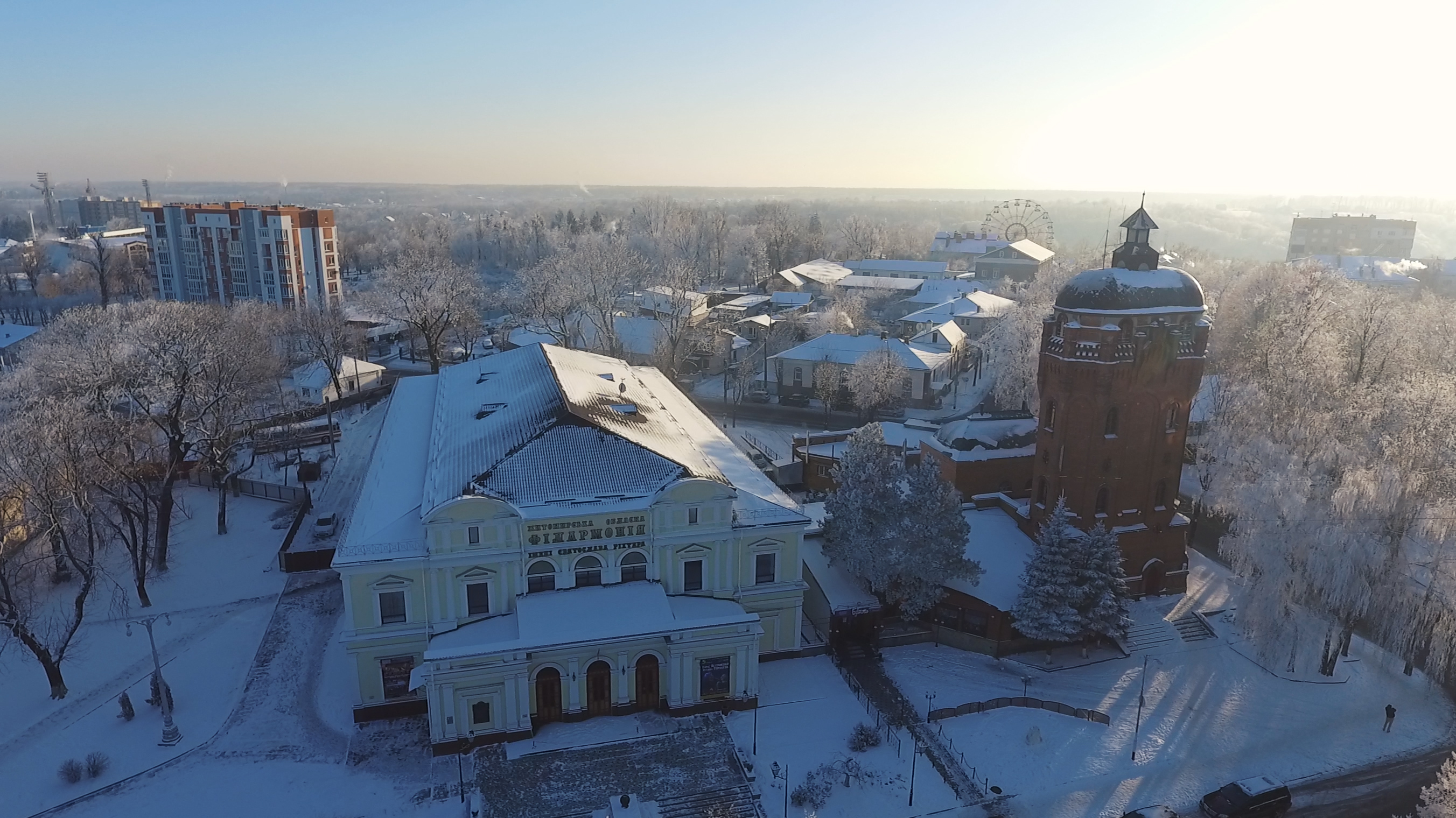 Водонапірна вежа в зимку